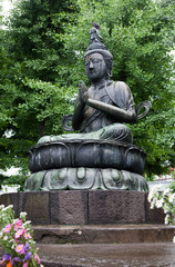 Fototapeta premium Senso−ji Sitting Buddha Statue