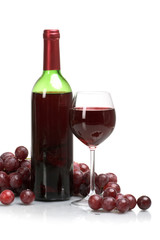 Obraz premium Bottle and glass of wine on white background
