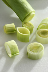 Lauch, Porree auf weiss