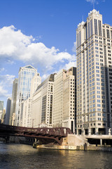 Fototapeta na wymiar Buildings along Chicago River