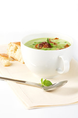Suppe mit Erbsen