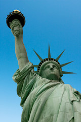 Fototapeta na wymiar Statua Wolności długim ramieniu