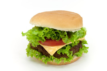Cheeseburger mit Salat