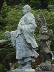 Estatua en templo budista en Kamakura