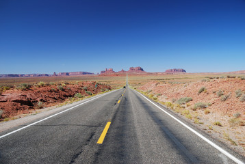 Fototapeta na wymiar Road to Nowhere - Monument Valley