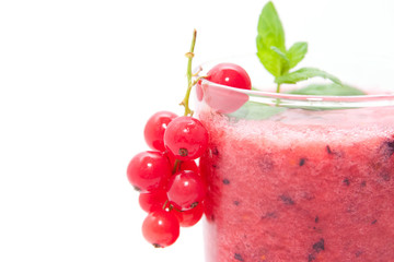 Red and black currants smoothie