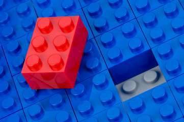 Roter und blaue Bauklötze