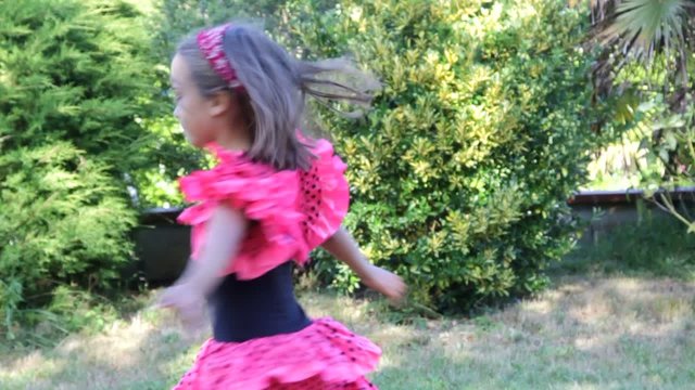 jolie petite danseuse espagnole