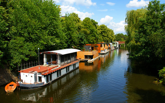 Wohnen im Kanal