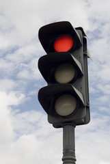 rote Ampel mit Himmel