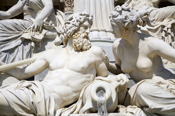 Obraz premium Vienna - detail from Athene fountain for the parliament