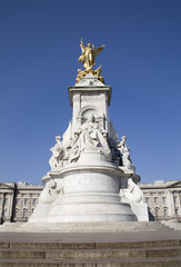 Fototapeta na wymiar Londyn - Victoria pomnik