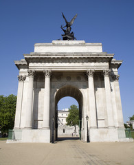 Fototapeta na wymiar London - triumphal arch