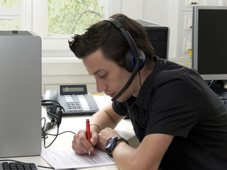 Student mit Headset