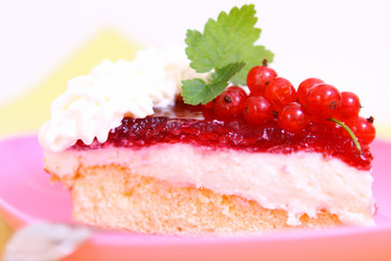 Käsekuchen,mit rote Johannesbeeren