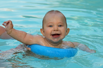 Fototapeta na wymiar Pływak dziecka # 1