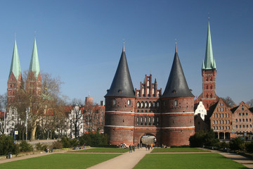 Altstadt von Lübeck mit dem Holstentor