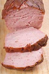 Aufgeschnittener Leberkäse