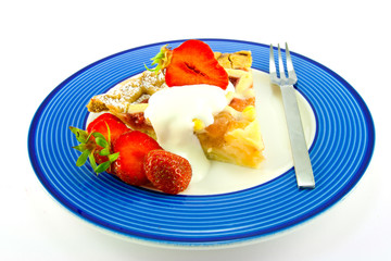 Pie with Strawberries and Cream