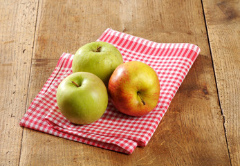 Fresh apples
