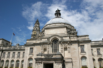 Fototapeta na wymiar Cardiff city hall