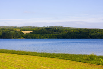 Fototapeta na wymiar view of the coastline in brittany