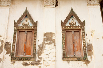 Fototapeta na wymiar Traditional Thai style church windows