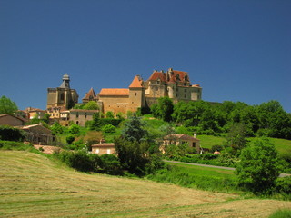 Fototapeta na wymiar Biron Castle, Lot Doliny et Garonne