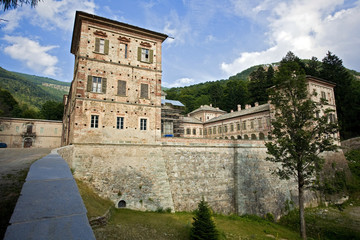 Fototapeta na wymiar Reggia di Valcasotto