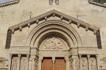 basilique saint-trophime d'arles