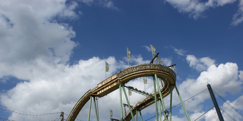 Wildwasserbahn auf der Düsseldorfer Rheinkirmes
