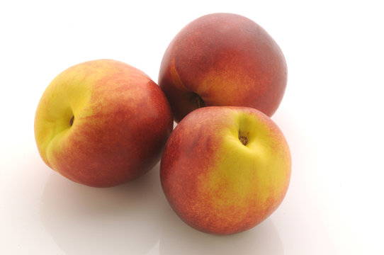 Pesche noci