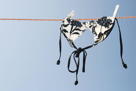Bikini in der Sonne