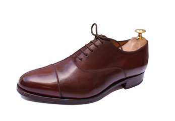 Chaussure richelieu marron haut de gamme, avec embauchoir