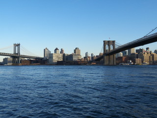 Fototapeta na wymiar Manhattan i Brooklyn Bridge