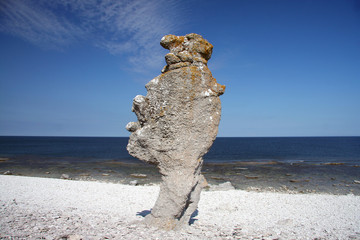 Raukar am Strand von Langhammar (Gotland, Schweden)