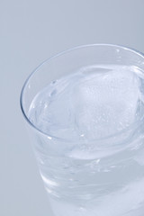 水