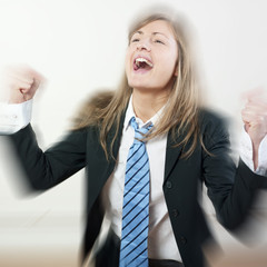 femme d'affaires flou et succès en mouvement