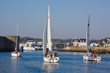 Voiliers rentrant au port (Concarneau)