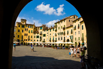 Piazza Anfiteatro square in Lucca Toscane - obrazy, fototapety, plakaty