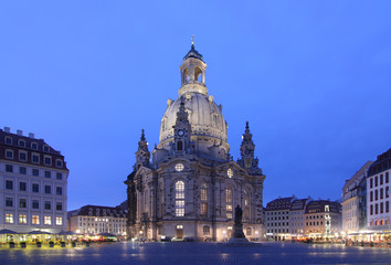 Obraz na płótnie Canvas Frauenkirche w nocy
