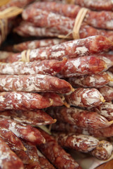 Au Marché : Fagots de saucissons, nature pur porc
