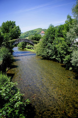ruisseau et pont en pierre