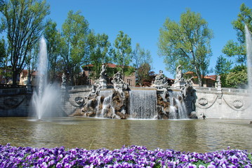 Torino, parco del valentino, castello e fontana