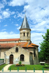Fototapeta na wymiar Eglise de Varennes-sur-Morge (63)