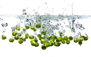 Peas splashing - 15854003