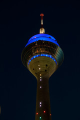 Fernmeldeturm in D&uuml;sseldorf in der Nacht