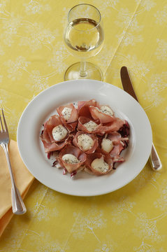 Bresaola e casatella - Antipasti del Veneto