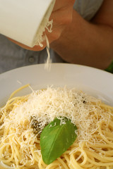 pasta parmesan reiben