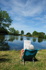 Détente au bord d’un l’étang.
